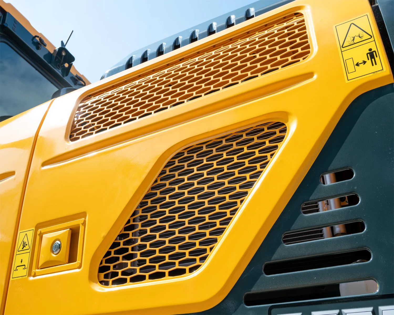 2024 NEW WHEEL EXCAVATOR 22 Ton 150 kW Excavator HW210 on SALE