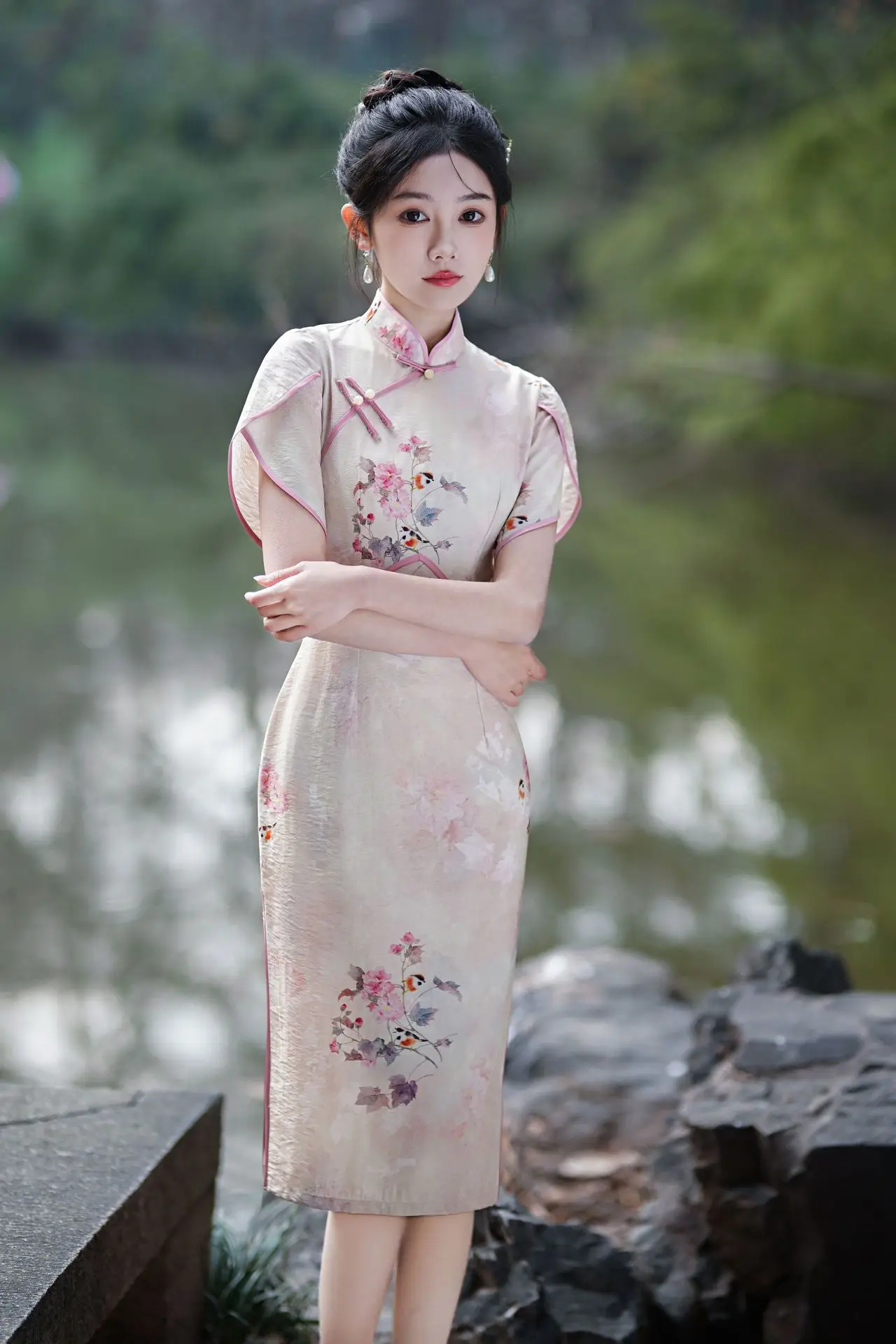 Modern Elegant Flattering Puff Sleeve Mid-Length Daily Modified Cheongsam Fashionable Beautiful for Adults