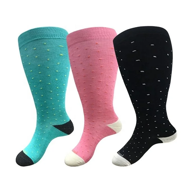 Custom desgin15-20mmhg plus size bamboo fiber anti-slip sports football compression socks knee length sock with compression