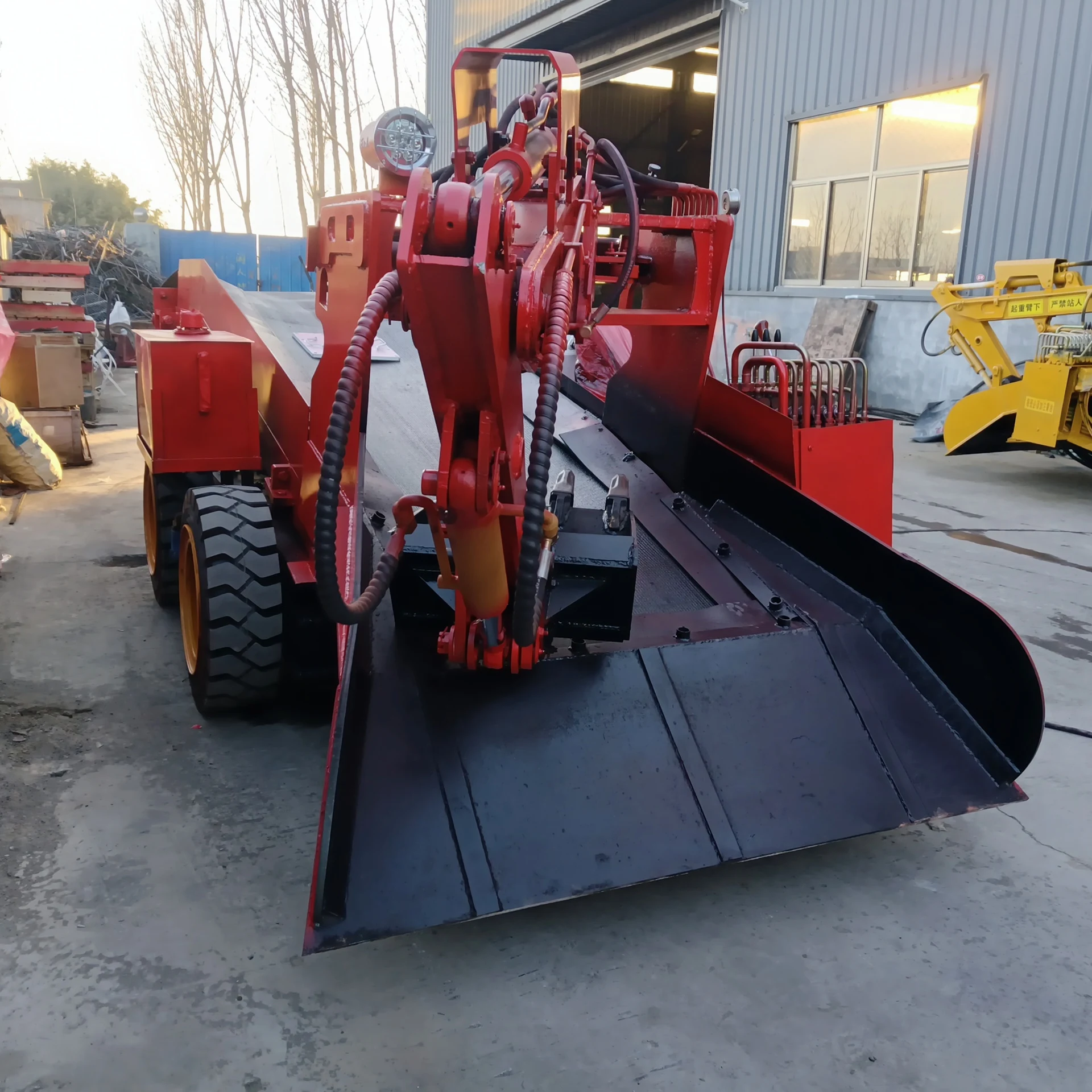 Mine Rock Loading Machine Underground Mining Tunnel Rocker Shovel Mucking Rock Loader For Sale