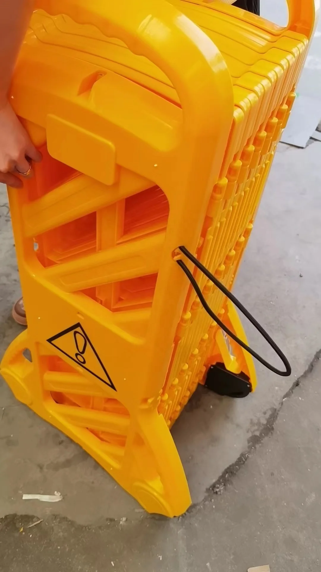 High Quality Plastic Portable Road Traffic Retractable Fence Expandable Gate Road Safety Expandable Barrier