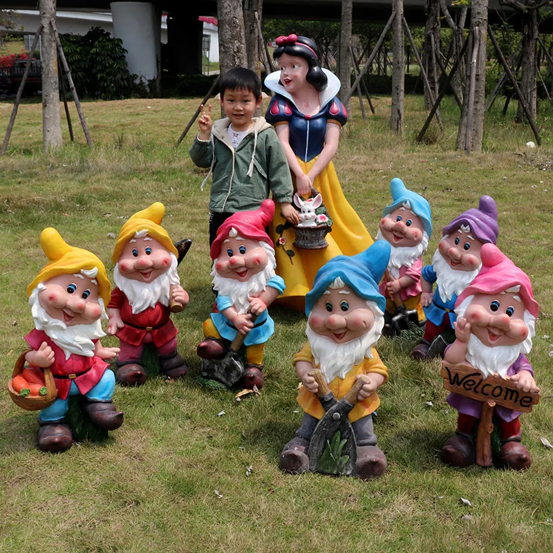 Human life size outdoor cartoon fiberglass snow white princess and seven dwarfs fairy tale resin mini gnome statue sculpture