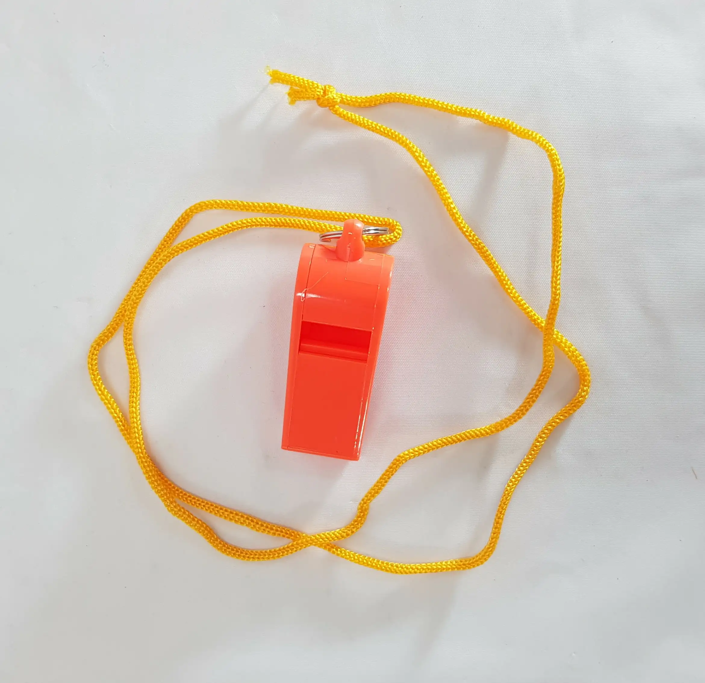 Cheap Customized color Plastic Whistle Sports whistle with lanyard plastic whistle in bulk