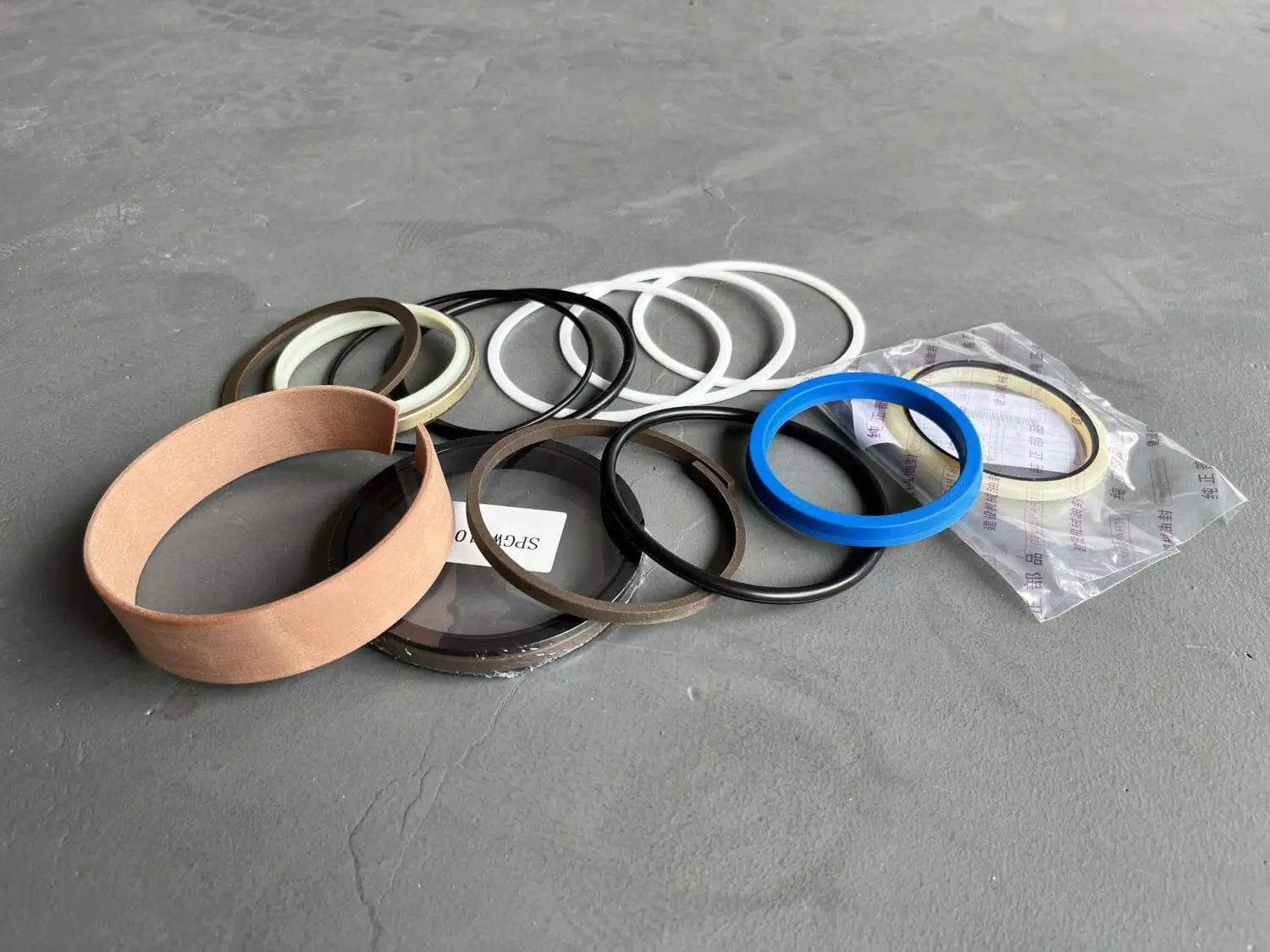 Oil seal kits for excavator bucket cylinders Komatsu Hitachi Excavators Excavator Hydraulic Pump Motor Oil Seal Kits.