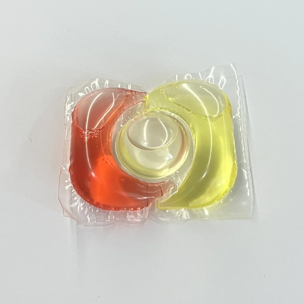 3 в 1 концентрированные жидкие капсулы для стирки