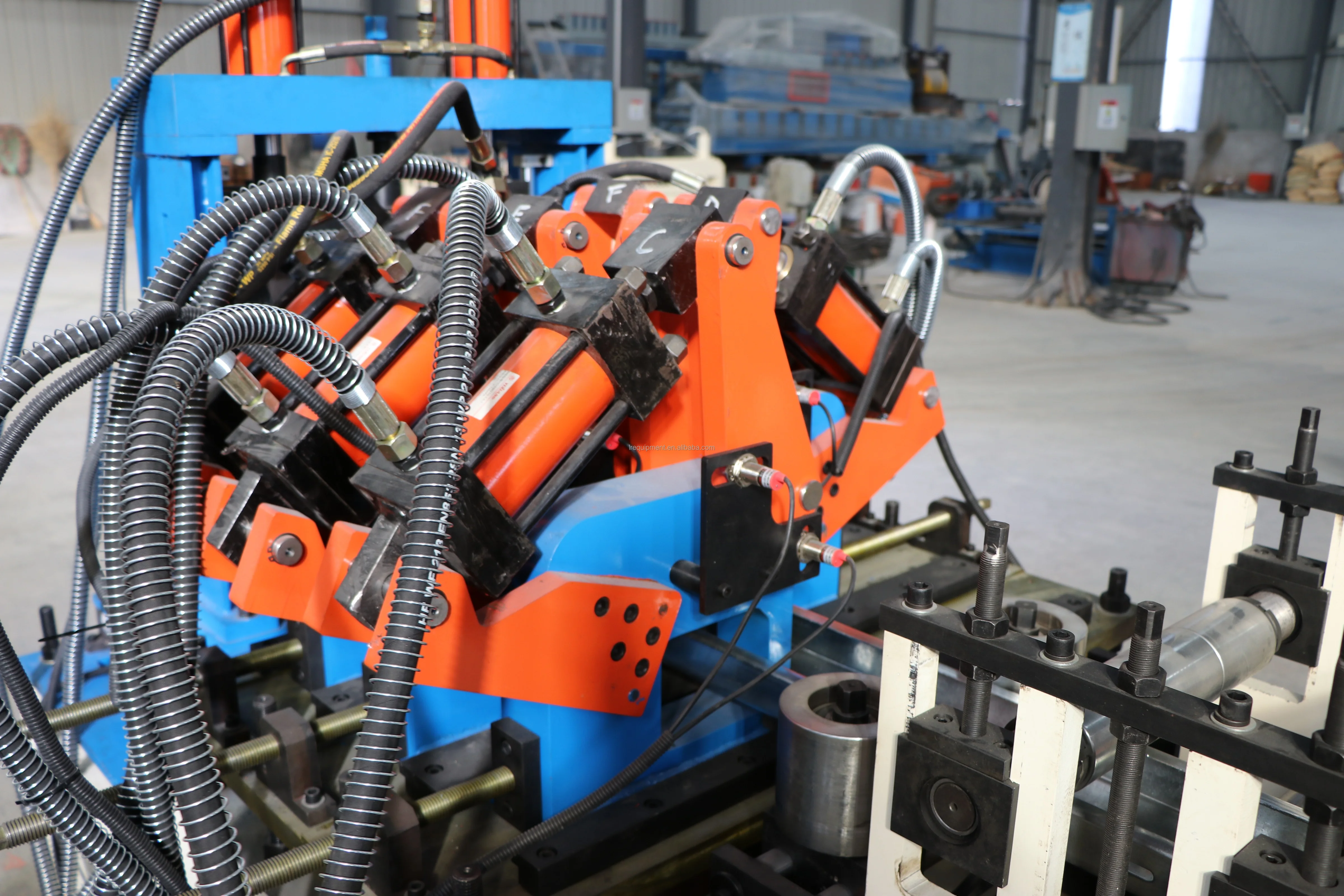 Stud and Track Rolling Machinery for CU Purlin Roll Forming Machine Price