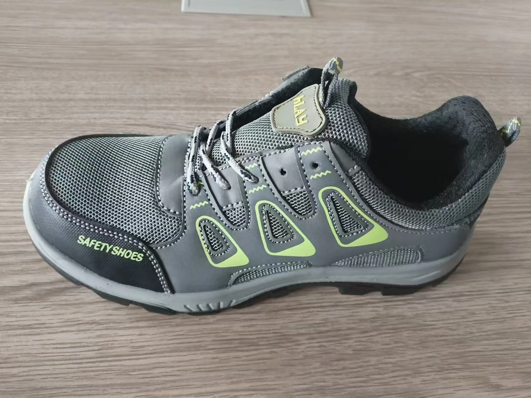 Cheap price Workshop Factory labor protective safety footwear Men Women breathable work safety shoes lightweight OEM work shoes