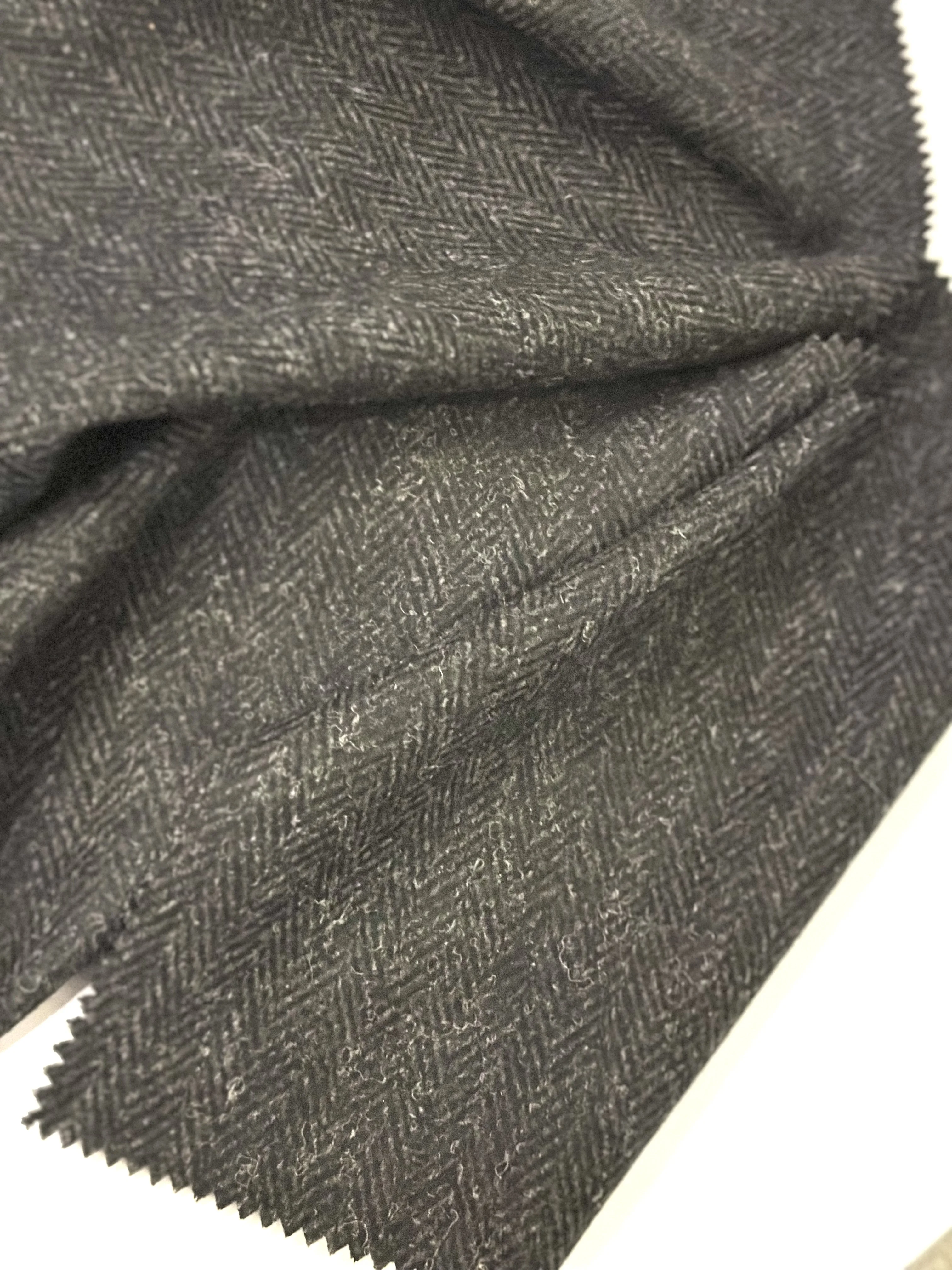 Good Quality Harris Type Herringbone Hairy Wool Tweed Blazer Fabric for Export Sale Woolen Fabric for Jackets