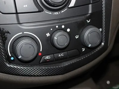 Low Prices Auto Hot Sale Cheap Wuling Air Mini EV Car Small Wuling hongguang Electric Mini Car EV 100km/h Electric Vehicles