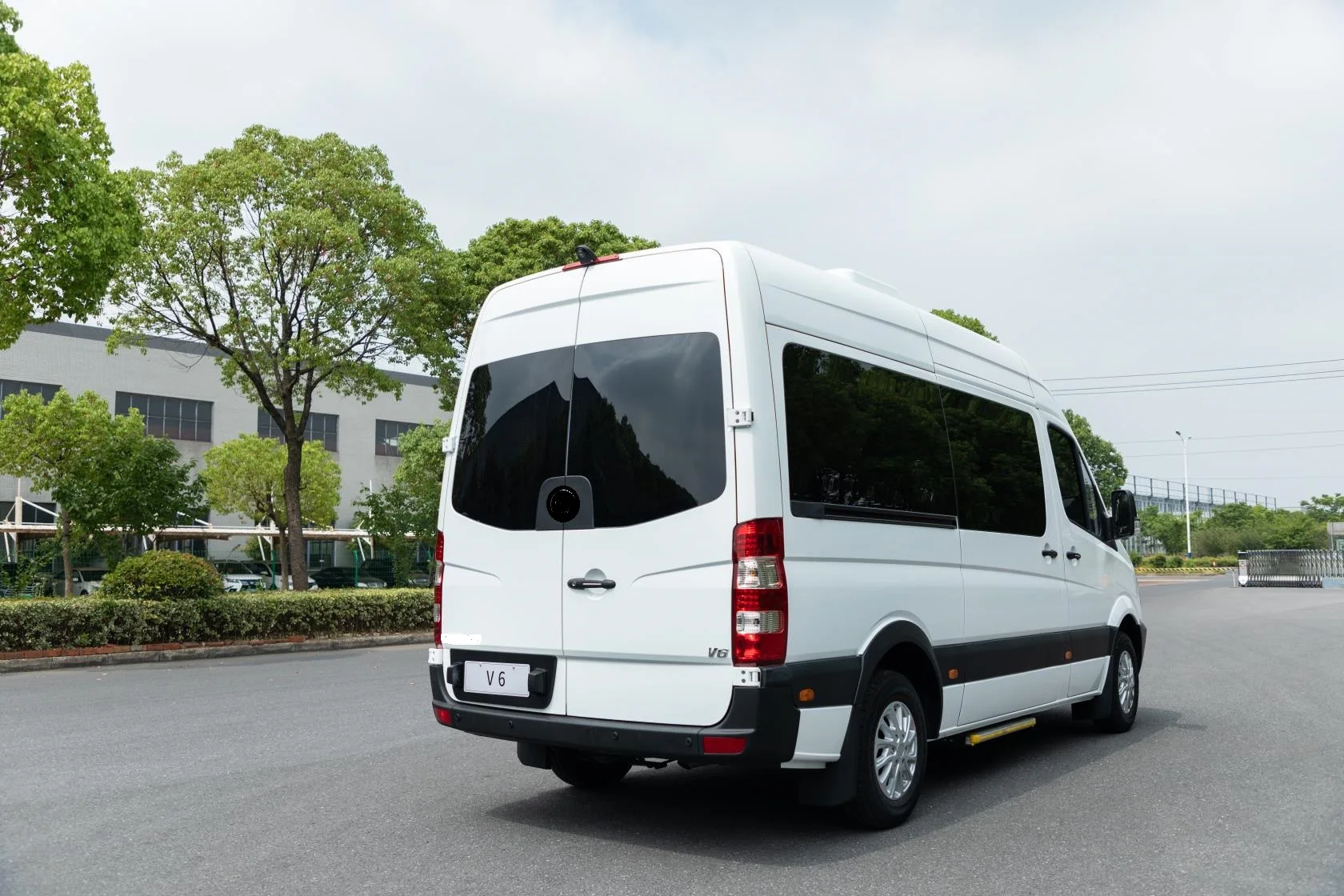 6m electric passenger mini bus 300km driving range small coach bus 13-15 seats standard roof new energy passenger van