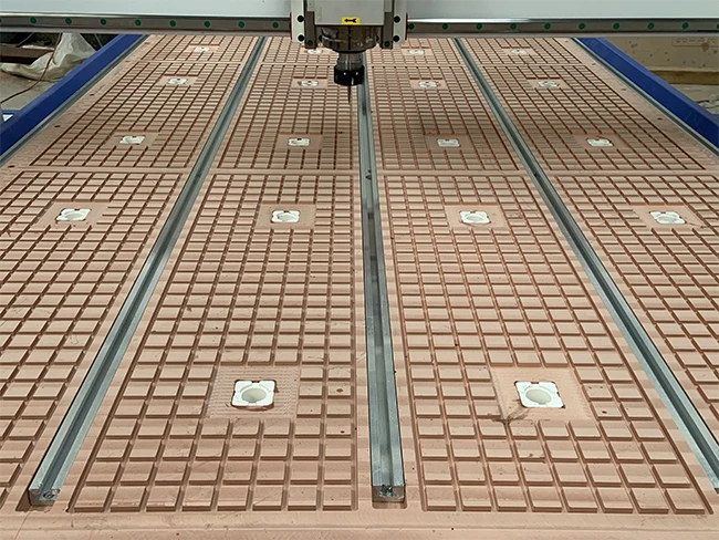 Vacuum table T-slot