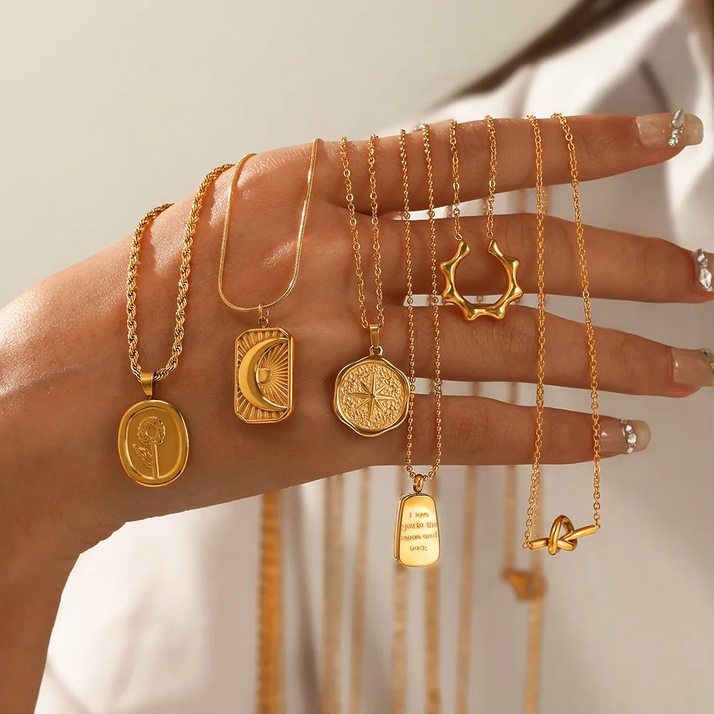 French Vintage Stainless Steel Twist Chain Necklaces 18K Gold Bead Chain Necklace Star Moon Pendant Necklace