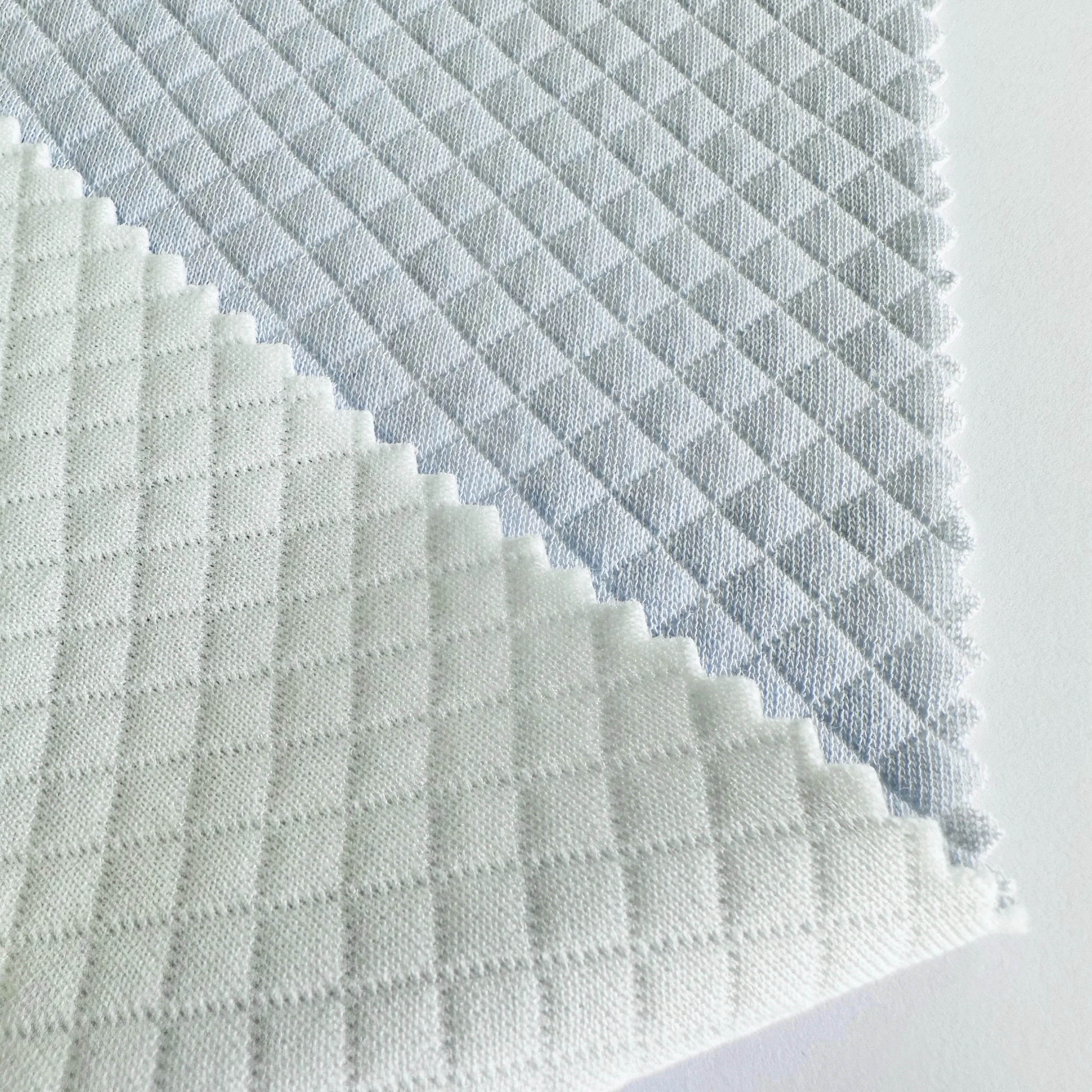 Wholesale polyester cotton 65/35 TC double sided jacquard diamond double sided quilted material fabric for bags
