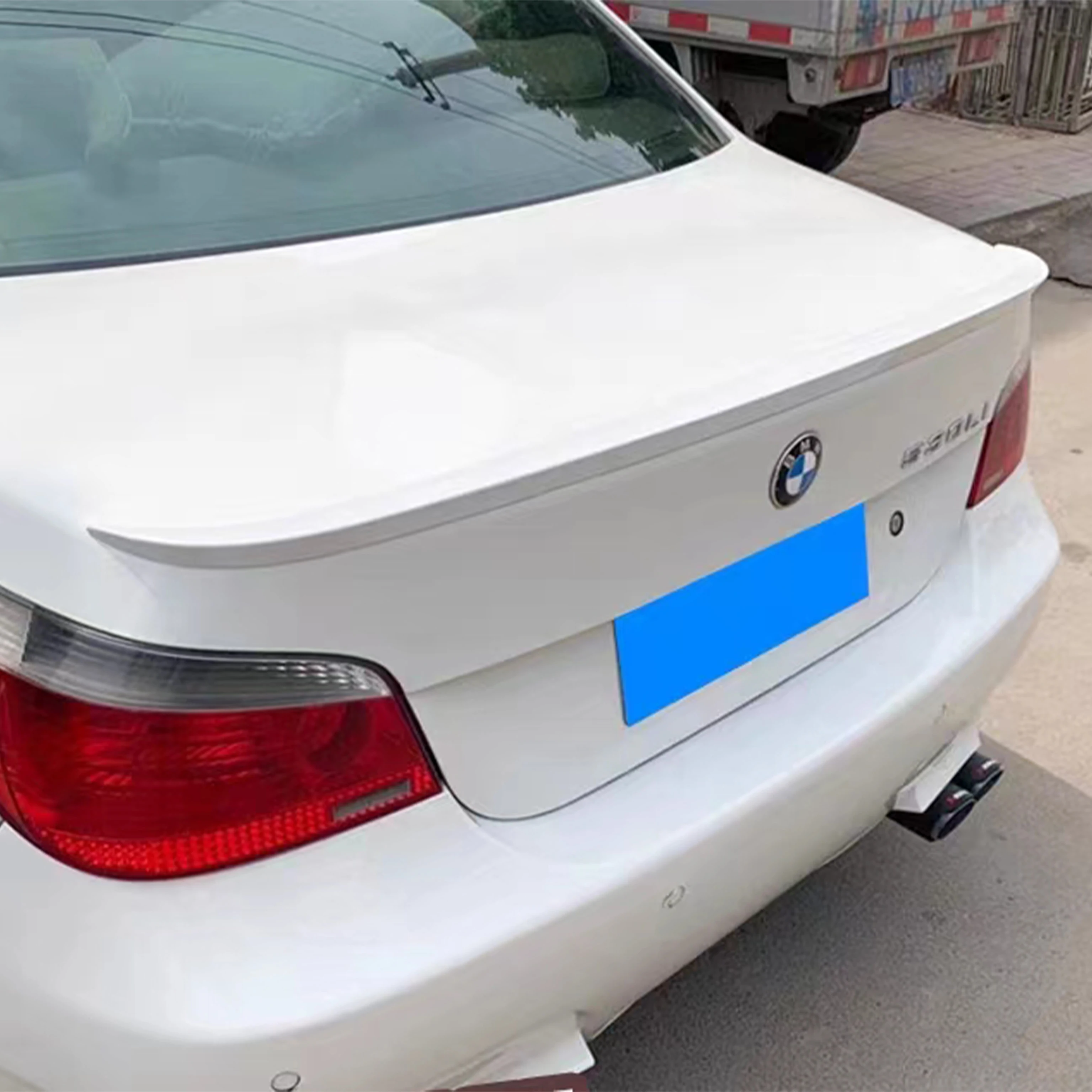 Mingao Factory Design Produce ABS Plastic Carbon Fiber Rear Mid Spoiler For 05-10 BMW E60 Spoiler