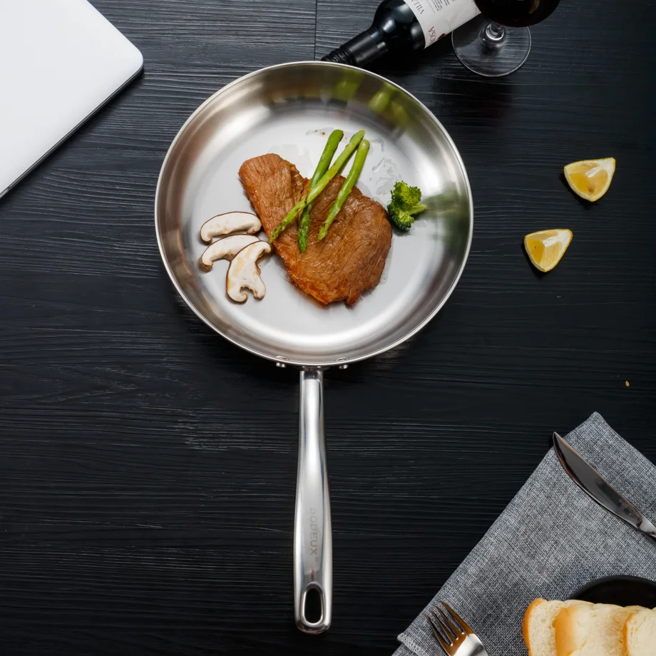 Factory wholesale stainless steel frying pans Kitchen cooking pans Induction non-stick pans are easy to clean at home