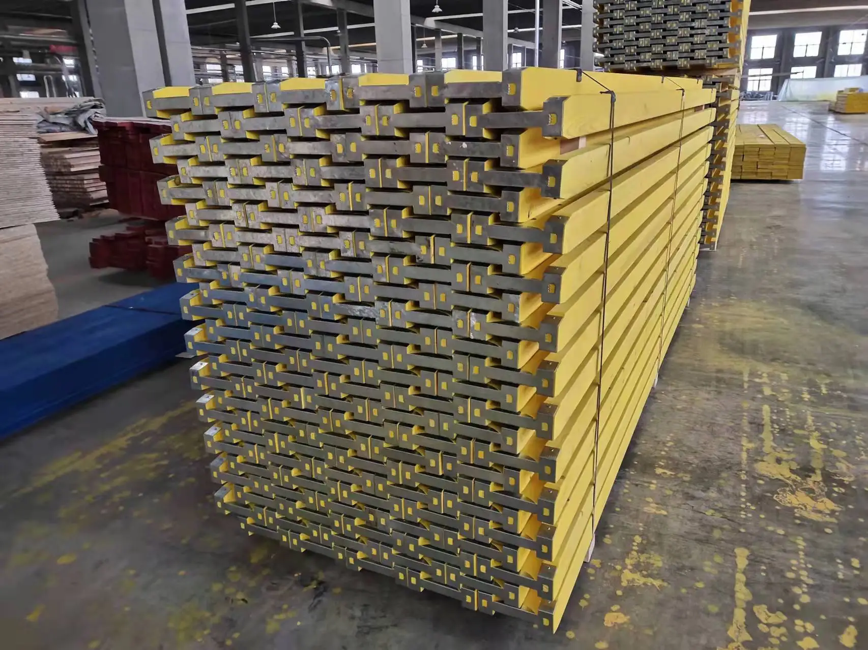 high quality 2x4x8 construction pine wood lumber chene LVL 2x6 oak lumber plywood scaffolding board wood LVL