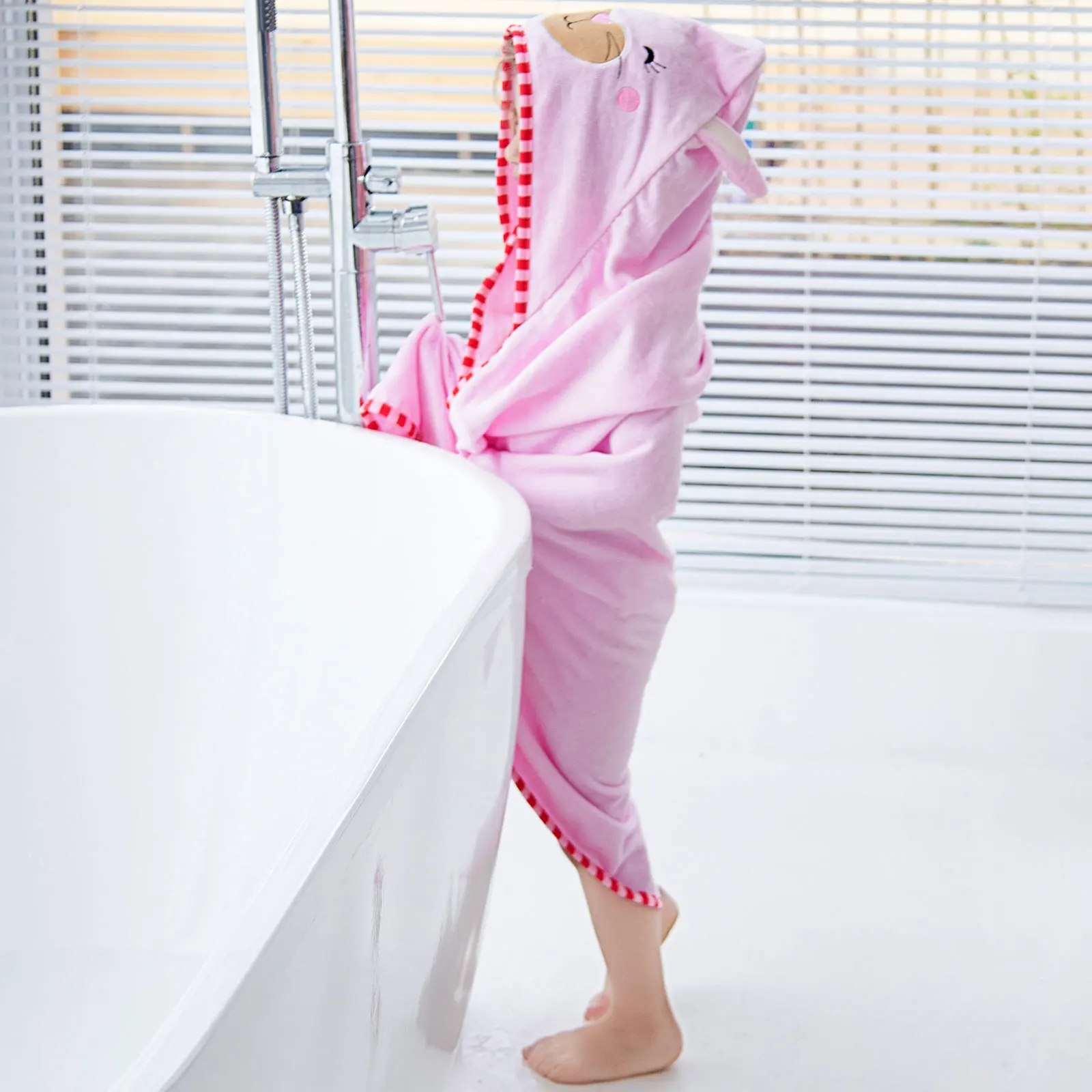 MICHLEY Fast Shipping Girls Pink Bath Robe Kids Easter Gift 100%Cotton Children Beach Towel Kids
