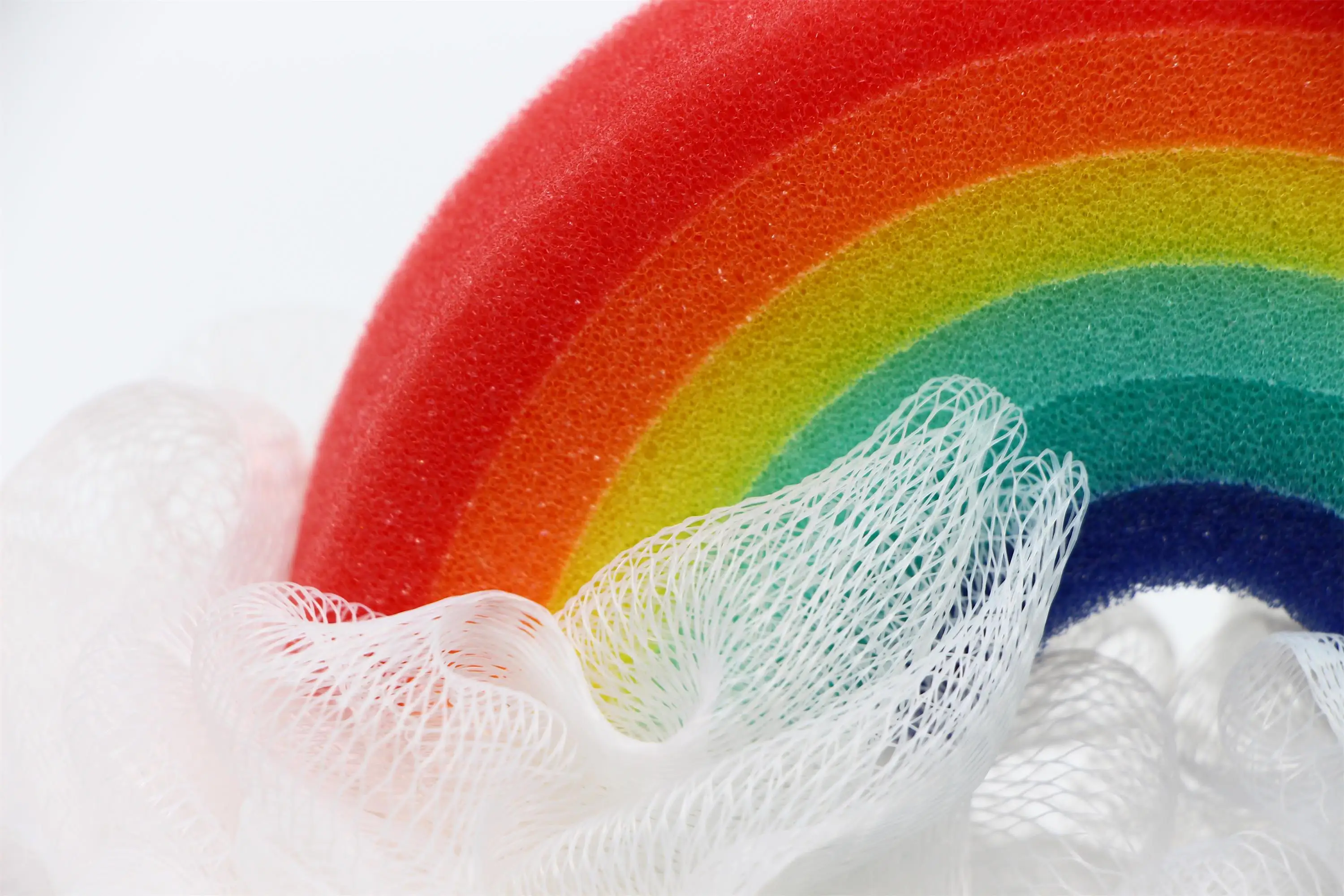 Perfect Quality colorful rainbow bath sponge mesh bath brush for kids bath ball wholesaler