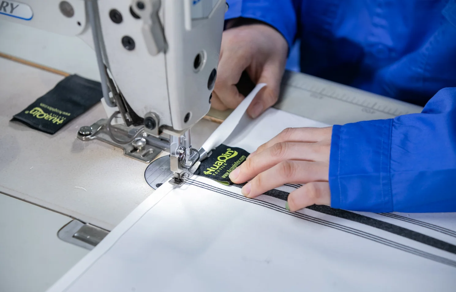 100% MJS Spun Polyester Reverse Bistro Dinner Napkins With 7 Stripes for Table 12Sx12S