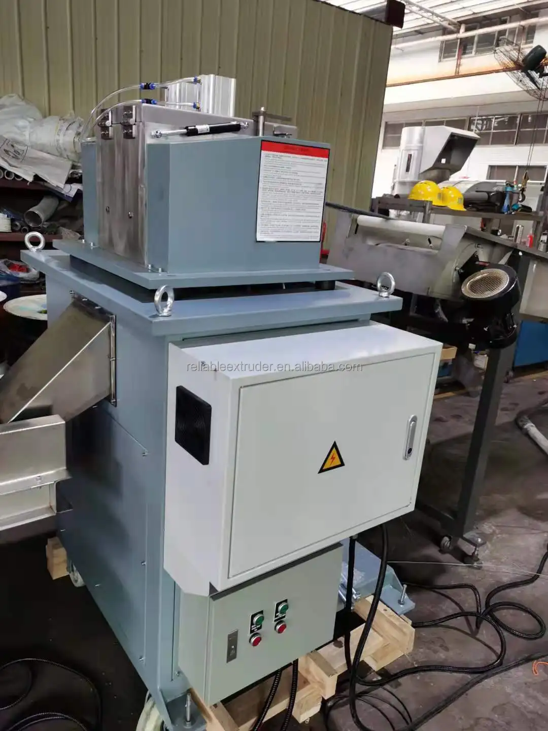 Wasted extruder machine plastic pellet