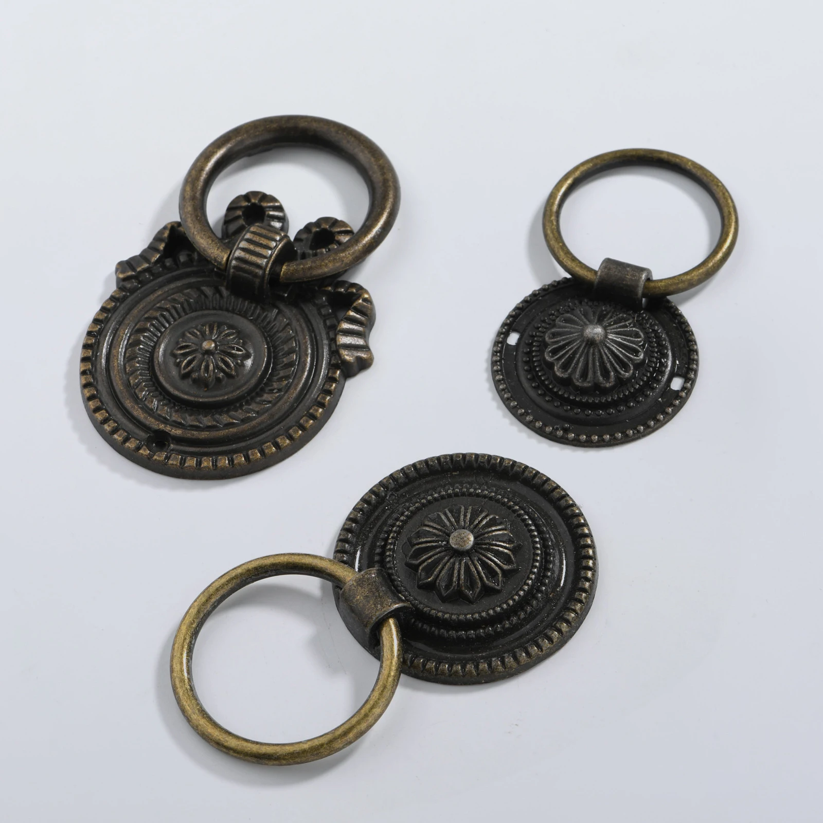 Antique Zinc alloy drawer handle sunflower handle used as a furniture hardware accessory for drawer and cabinet decoration