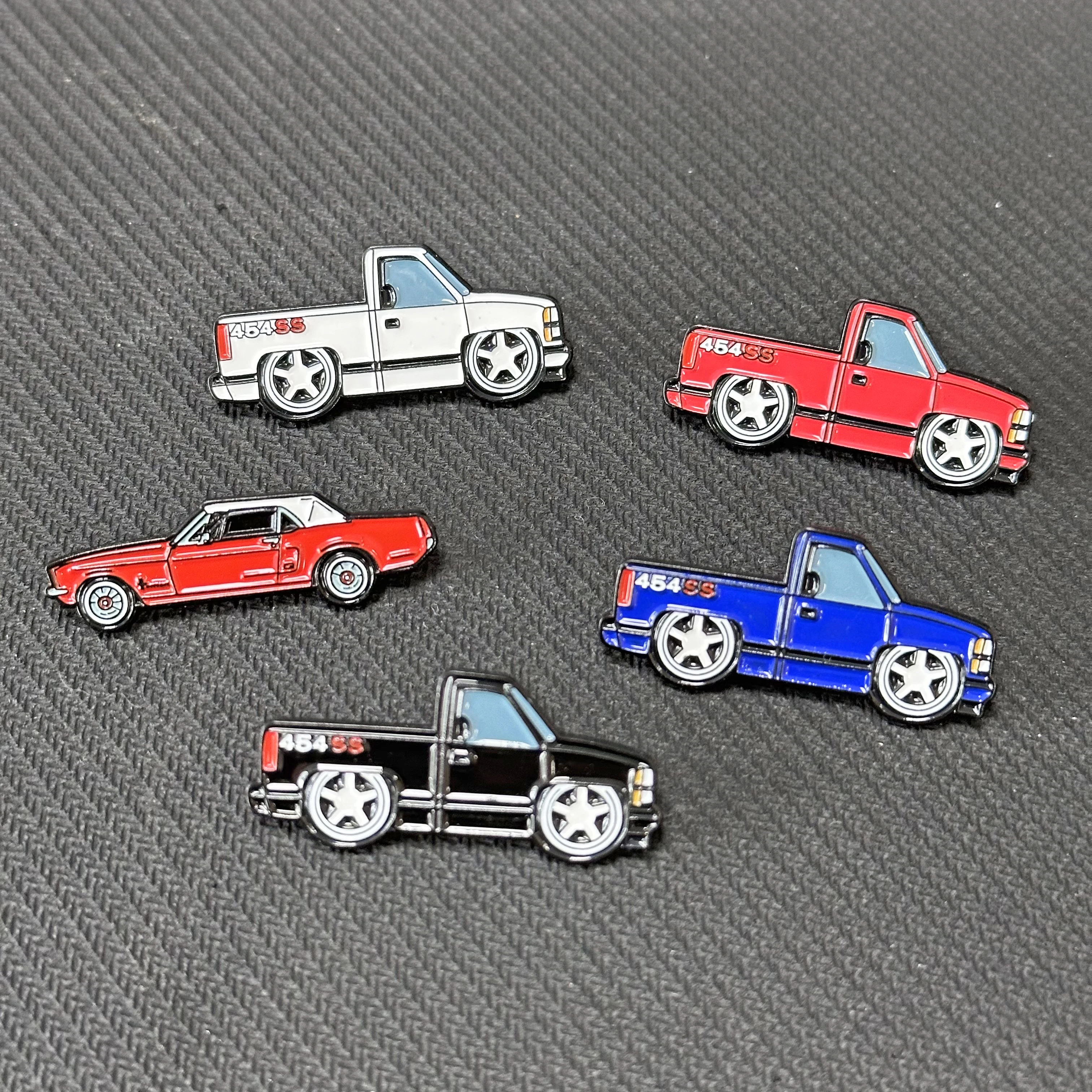 Custom Creative Car Enamel Pins Cartoon Science Fiction Film Brooch Lapel Pin Accessories