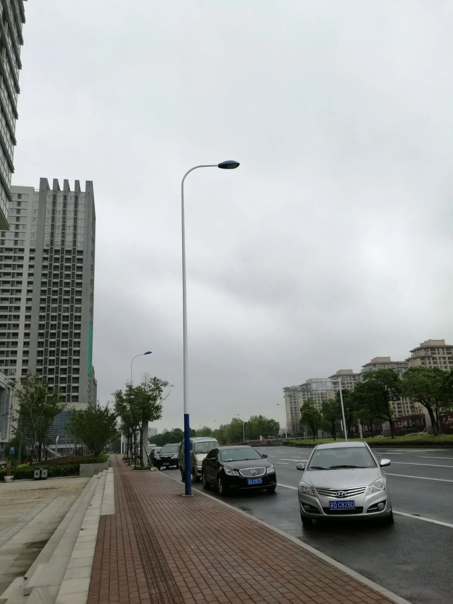 Полигональный уличный фонарь оцинкованный из нержавеющей стали