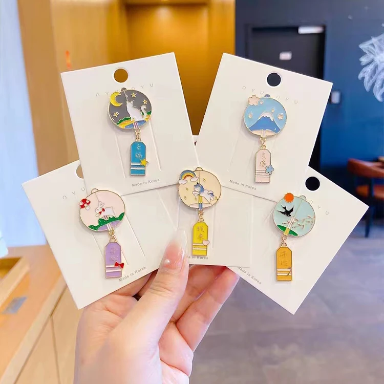 Custom Hot Sell Cartoon Character Brooch Attack On Titan Metal Enamel Badge Clothing Decoration Lapel Pin For Friend