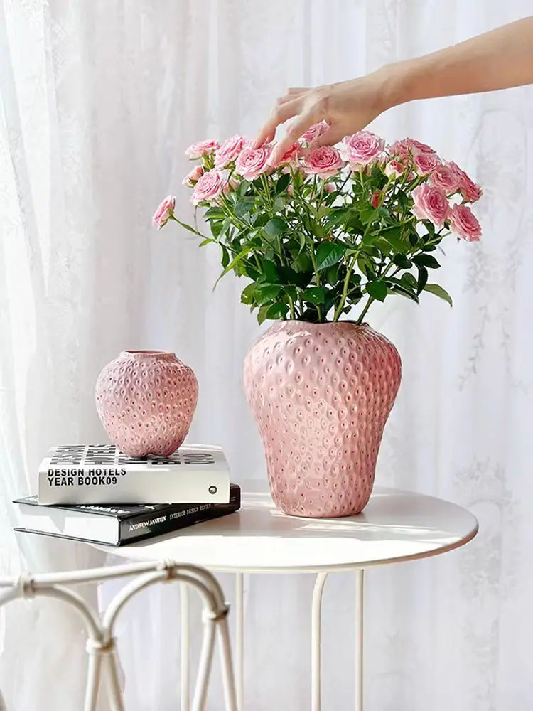 Customized Modern Minimalist Ceramic Vase in Strawberry Pink for Home and Hotel Wedding Decorations