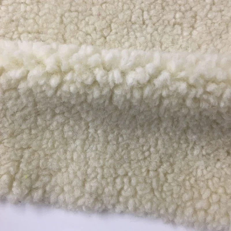Weft Knitted 70 Wool 30 Polyester High Quality Raw White Fake Lamb Sherpa Fur Fabric For Coats and Jackets