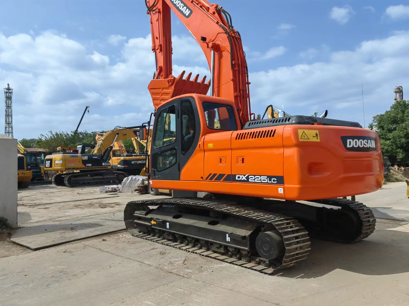 Doosan Used DX225 hydraulic Crawler Excavator 25 tons CE approval meet Euro V emission retro excavator