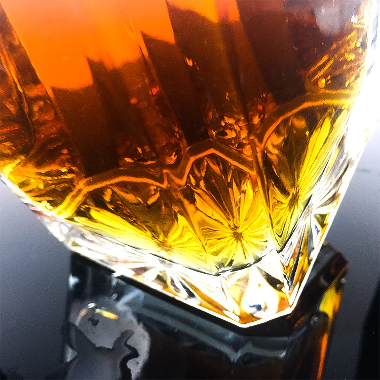 New hot sale 750ml whiskey decanter for various whiskey decanter gift set