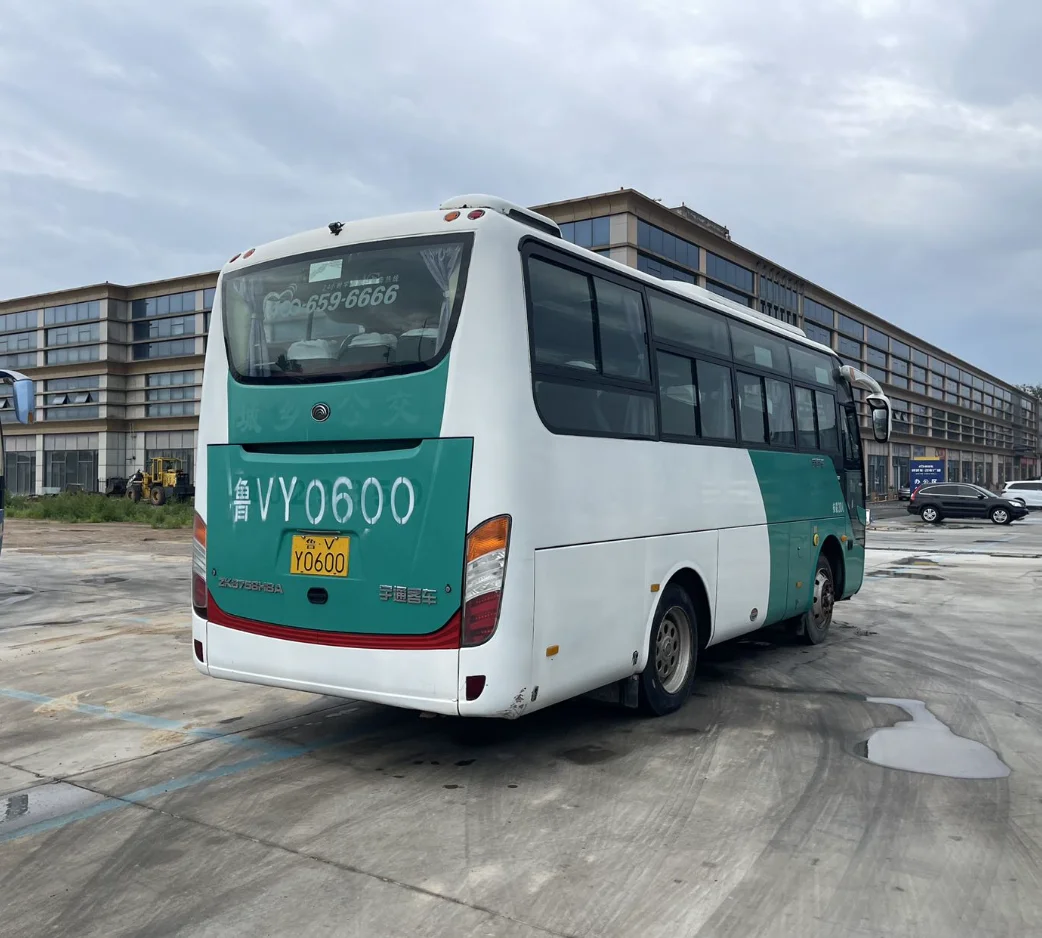 2015 30-Seater Yu tong 6758 Coach Bus with Yuchai 4EG180-40 Engine and Steel Chassis Used City Buses