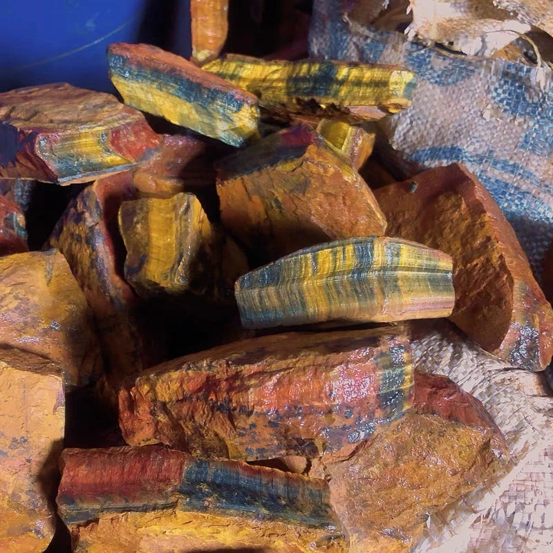 High quality Raw Blue Tiger Eye Stone Natural Blue Tiger Eye Rough Stones Multiple Sizes For Sale