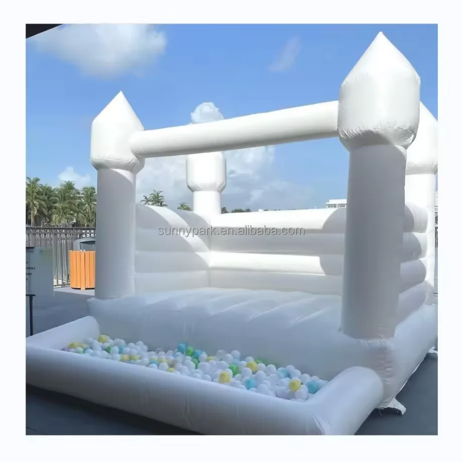 White bounce house with balloon design wedding bouncy castle  for party rental