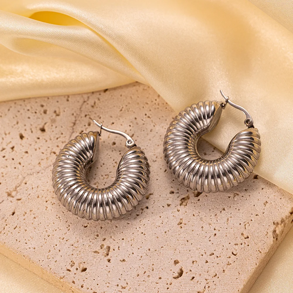 Tarnish Free Stainless Steel Gold Plated Hollow Out Chunky Earrings Jewelry Waterproof Twisted Croissant Gold Hoop Earrings