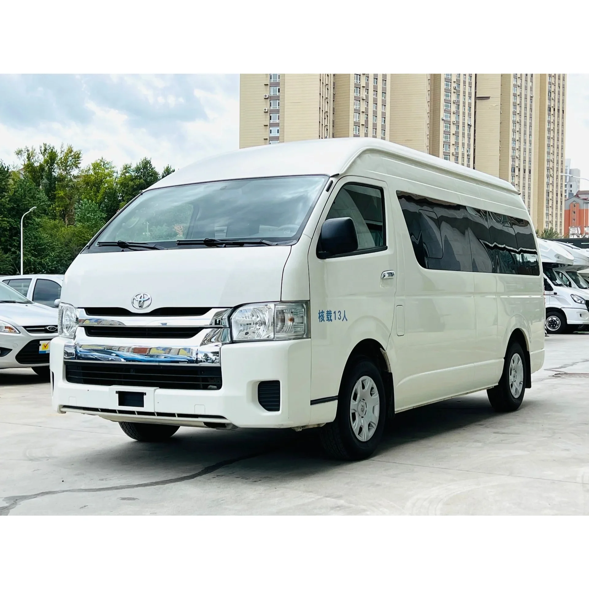 Spots Goods Used Hiaces Kdh200 9 Seaters Hiace 200 Toyota Hiace 2023 For Sale