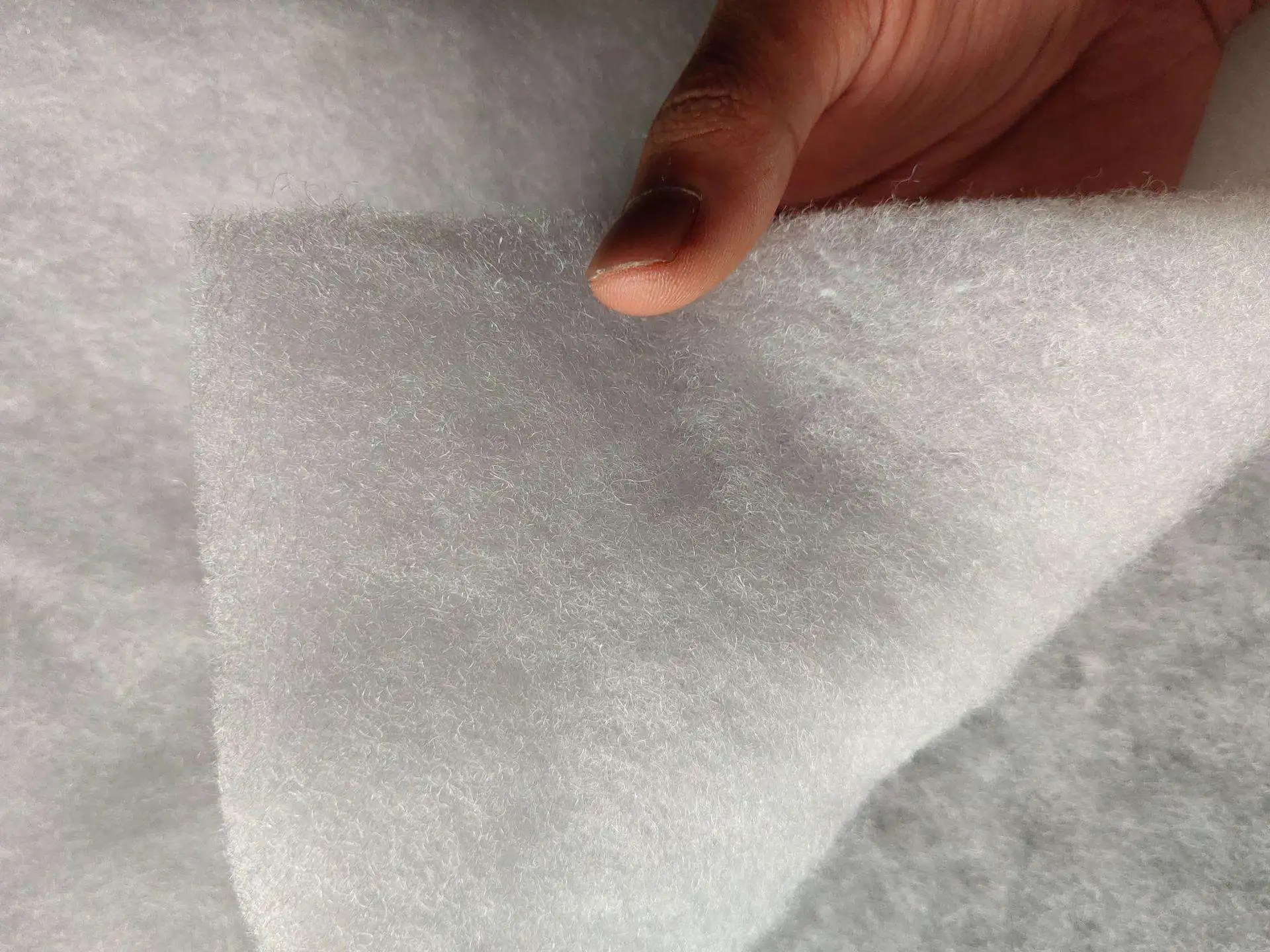 Nonwoven thermal bonded polyester wadding rolls for sofa