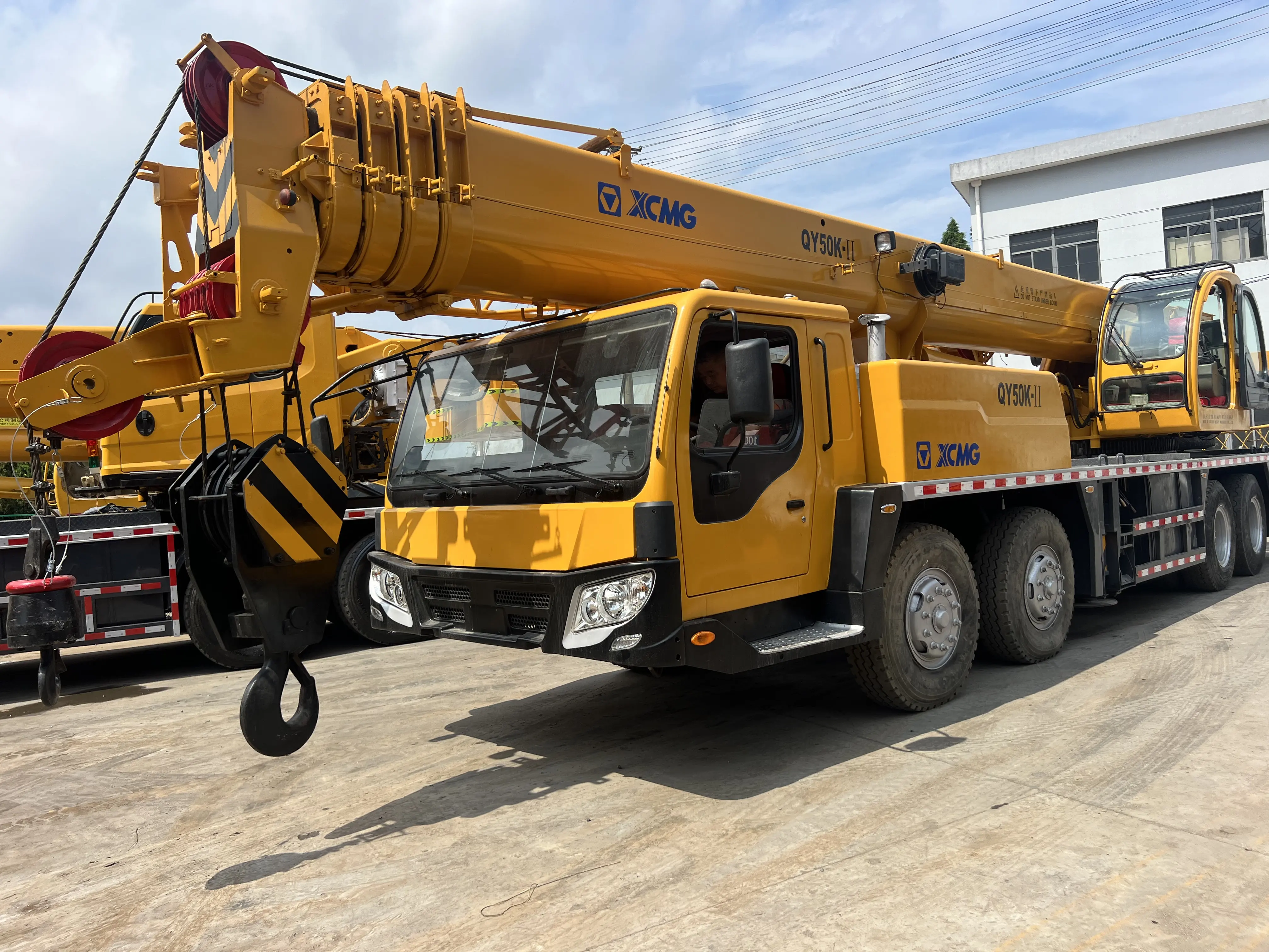 Shanghai source direct supply, QY50K 50 tons of used car cranes, peak performance, super low price, rush to buy the boom