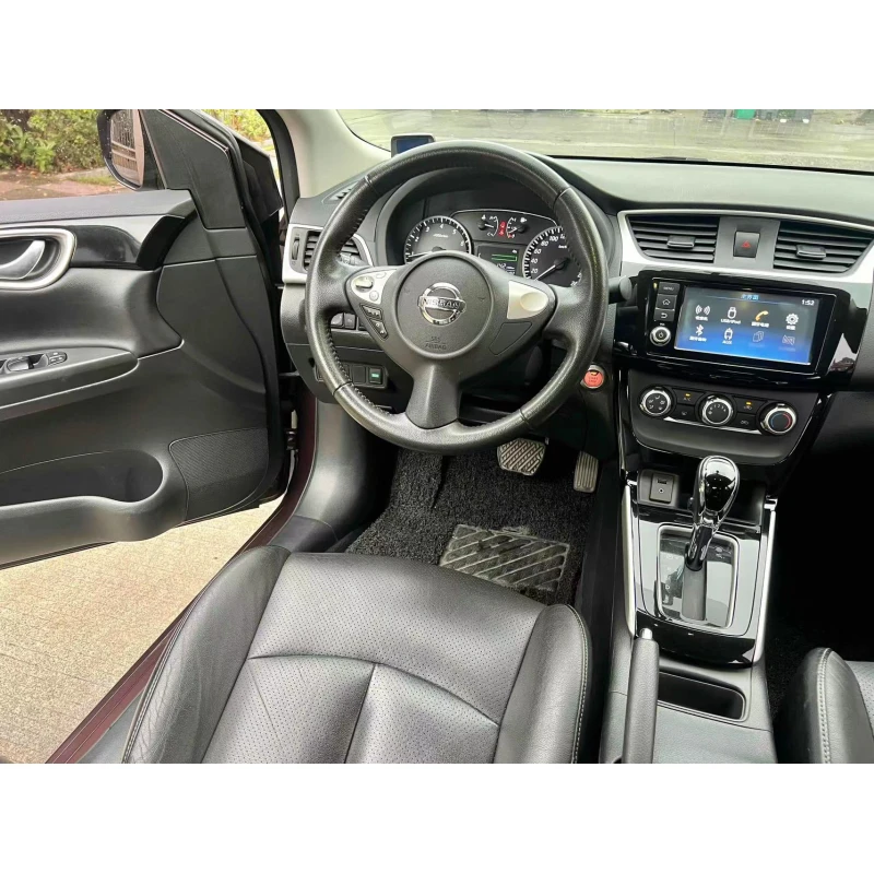 Премиум Подержанный автомобиль для продажи Nissan Sylvester 2018 1.6XV CVT Premium Edition