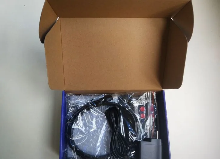 Hot mini Retro Classic Handheld Game Player Family TV Video Game Console HD Port 621 8 Bit Games Built-in TF Card Can download