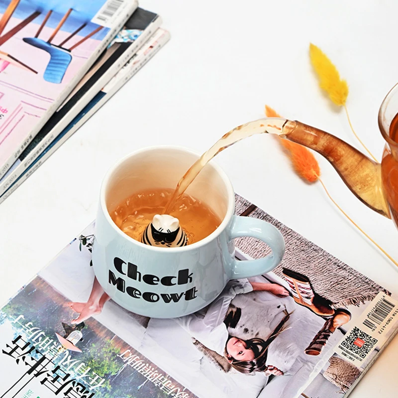 2023 New creative 3d cartoon ceramic mug Novelty Porcelain colorful design inside animal coffee mug with handle