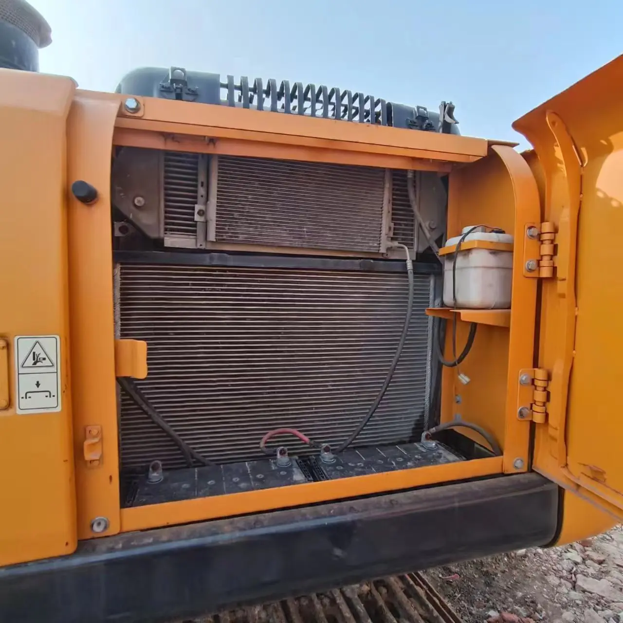 cheap price Used HYUNDAI 225lc -9t Crawler Excavator Good Price Used 225 Hyundai 225LC 220-9 Excavators.