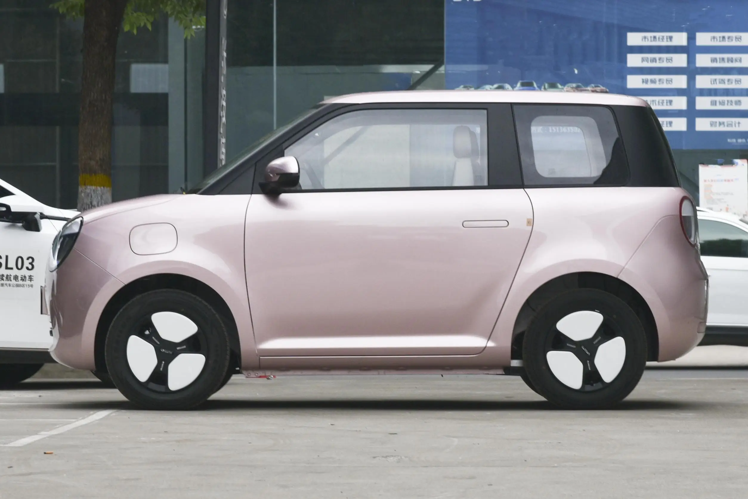 Factory Price Changan Lumin Electric Car New Energy Vehicle Lu Min 2023 48Hp 205Km 301Km Chinese Mini Cars For Sale