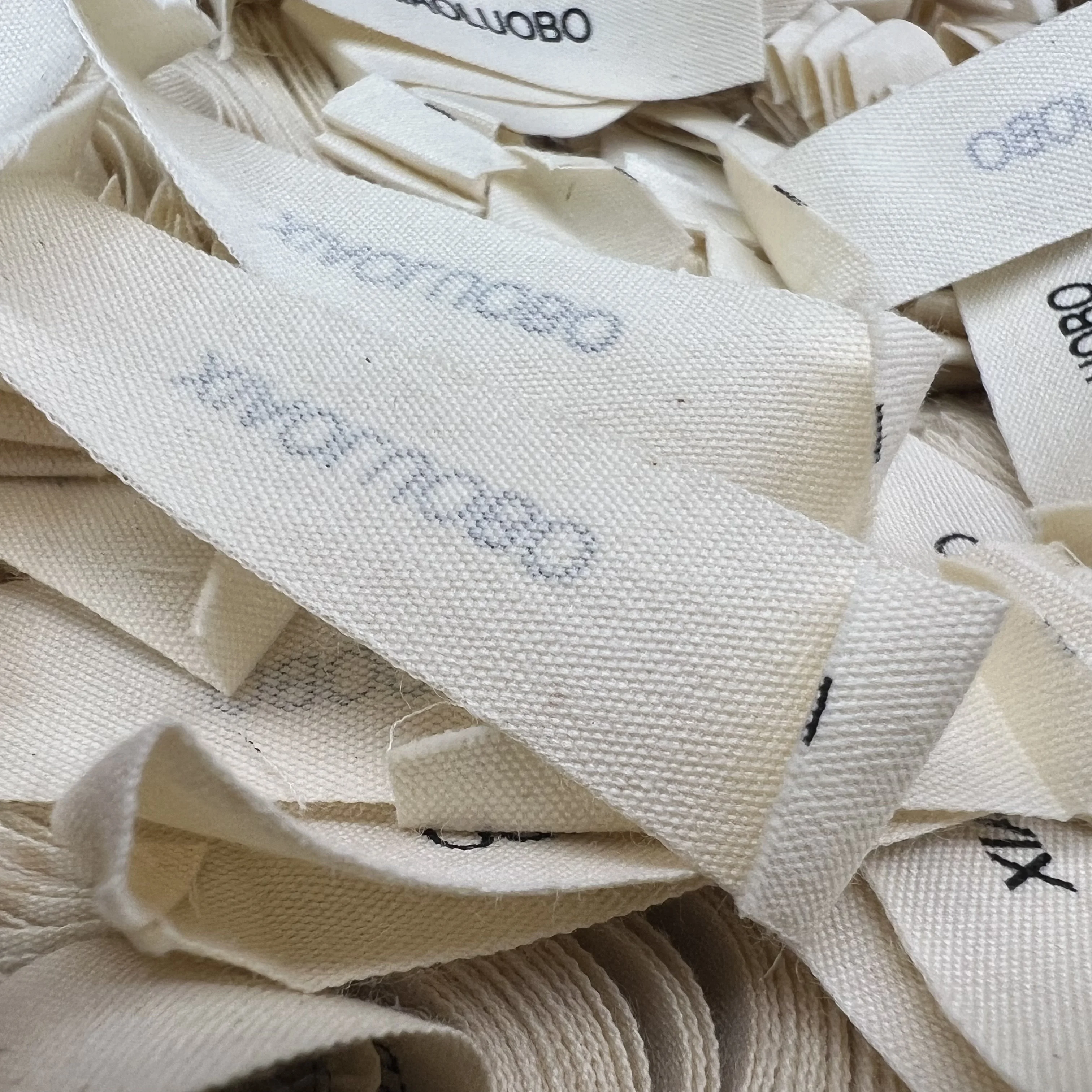 Low MOQ High Quality Custom Brand Name Logo Woven Garment Label T-Shirt Wash Label Neck Label for Clothing Dress Socks Shoes Bag