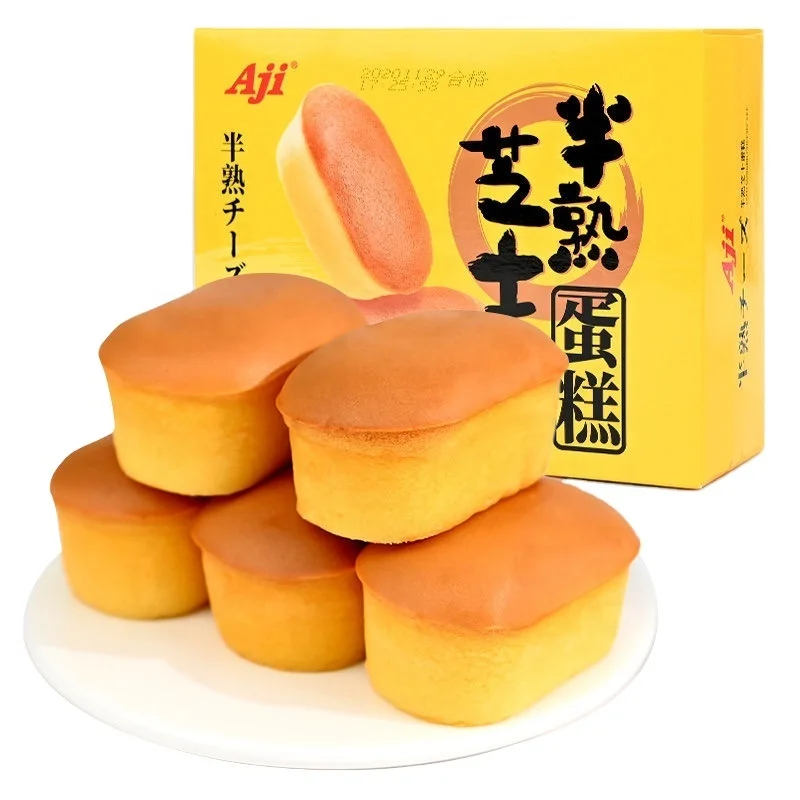 Cheesecake casual breakfast bread cake snack soft heart pastry dessert late night snack to satisfy hunger cream cake