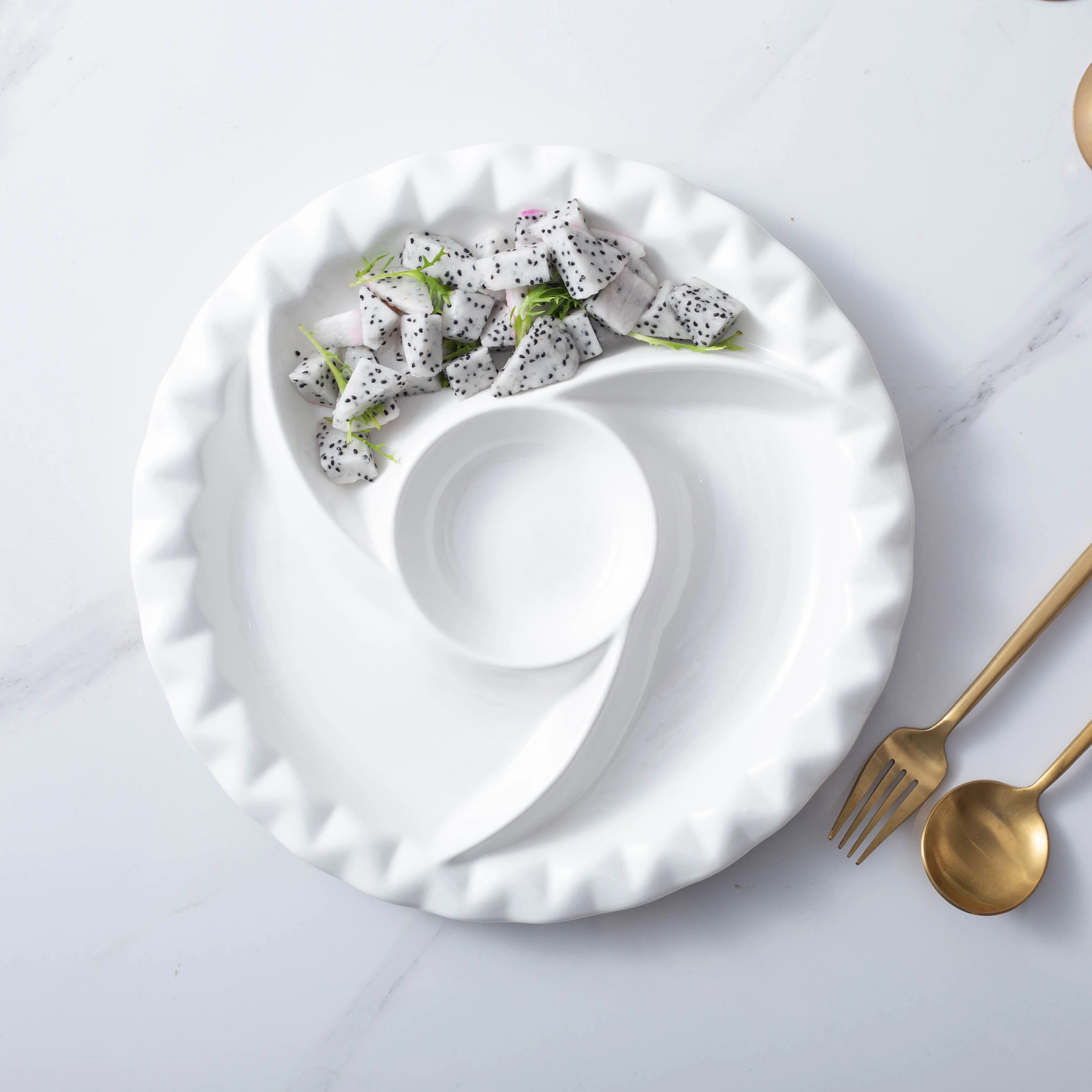 Round compartments ceramic plate white Christmas fruit platter tray porcelain serving platter