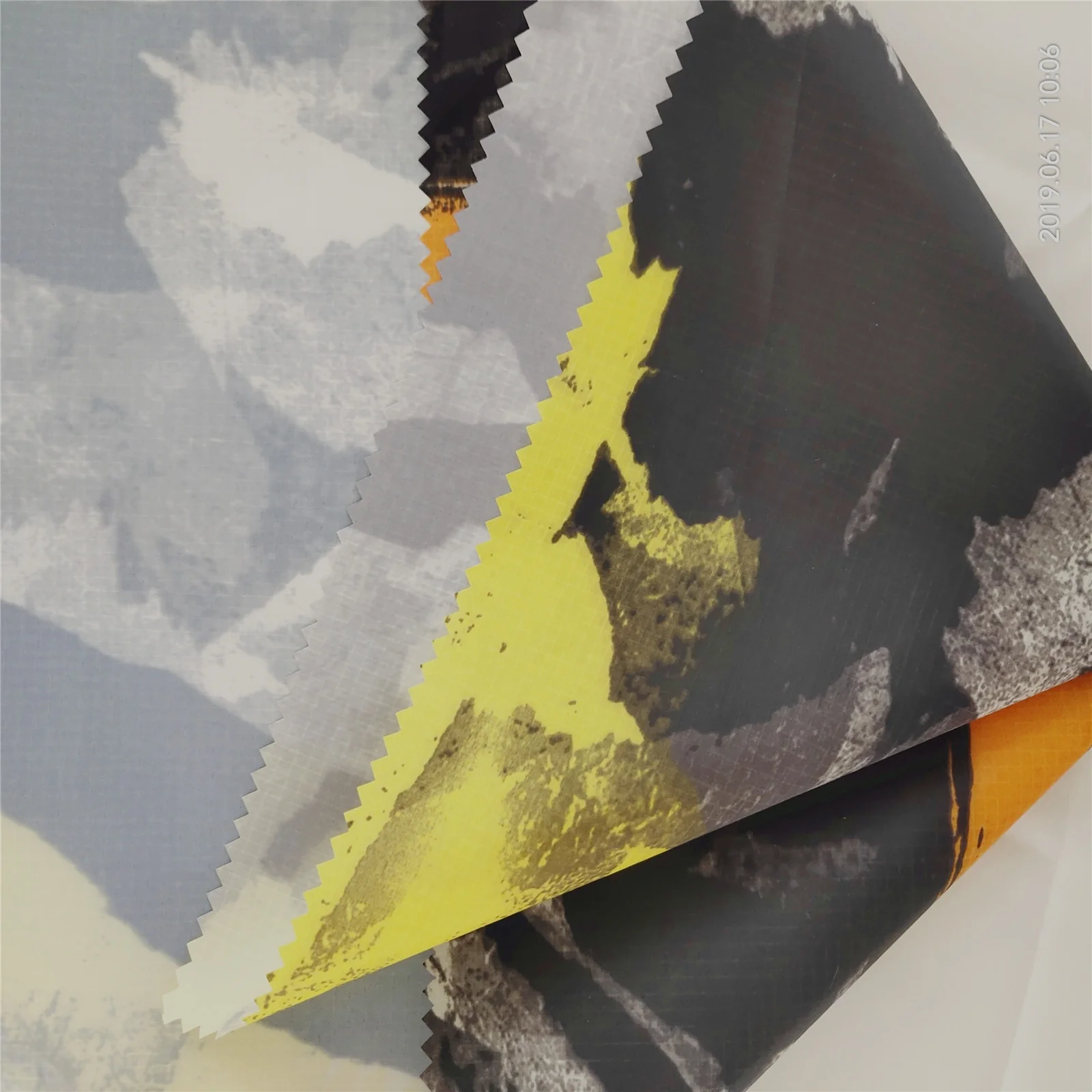 
2019 New Design 100%Polyester Ripstop Fabric Reasonable price top quality with coating PU white For mens jackets 