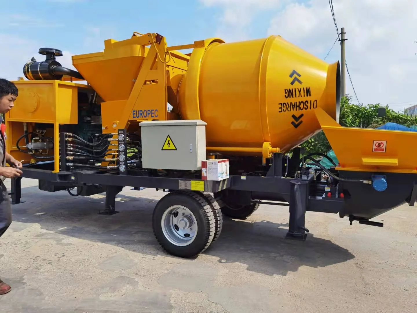 Portable Electric/Diesel Power Self Loading Concrete Mixer Pump Machine Cement Mixers With Pumps