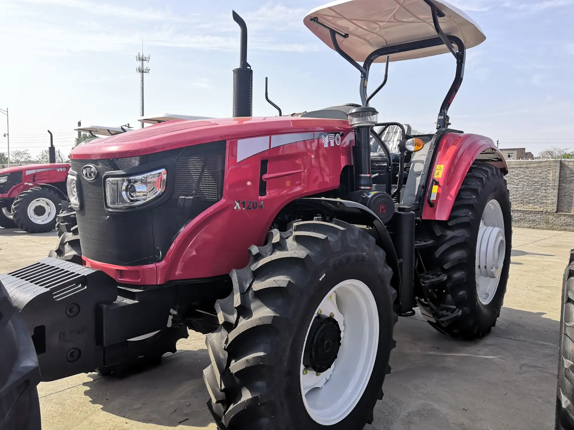 Chinese brand farm tractor YTO 120HP 4WD agricultural equipment with factory price